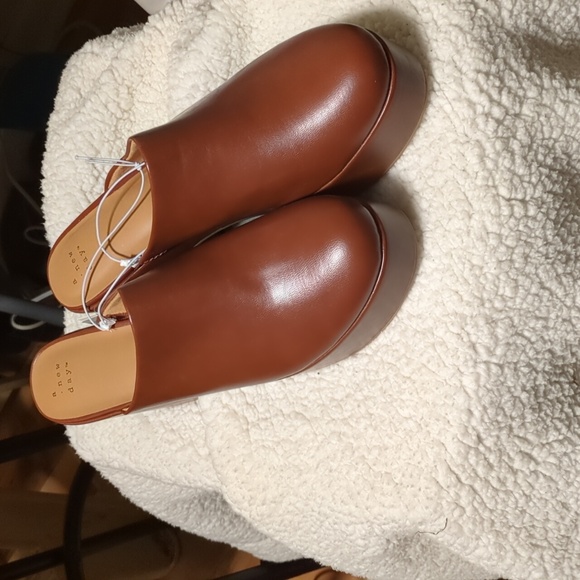 A New Day Women's Clogs - Picture 1 of 9